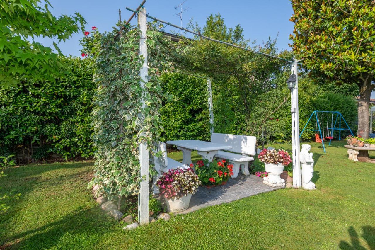 Vila Casacobelli Monzambano Exteriér fotografie