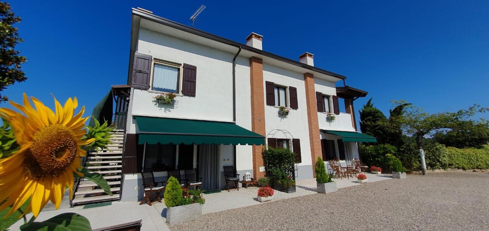 Vila Casacobelli Monzambano Exteriér fotografie